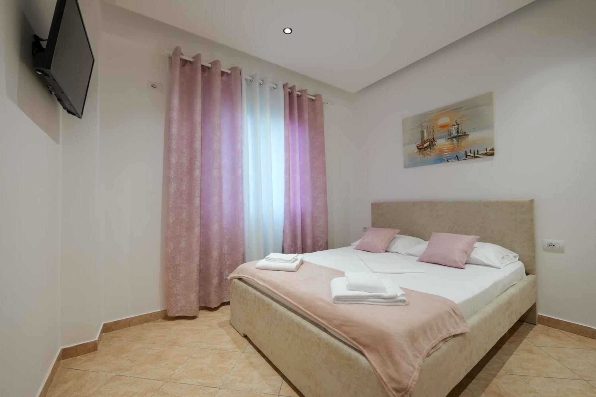 Vila Veli Brothers Sarandë Buitenkant foto