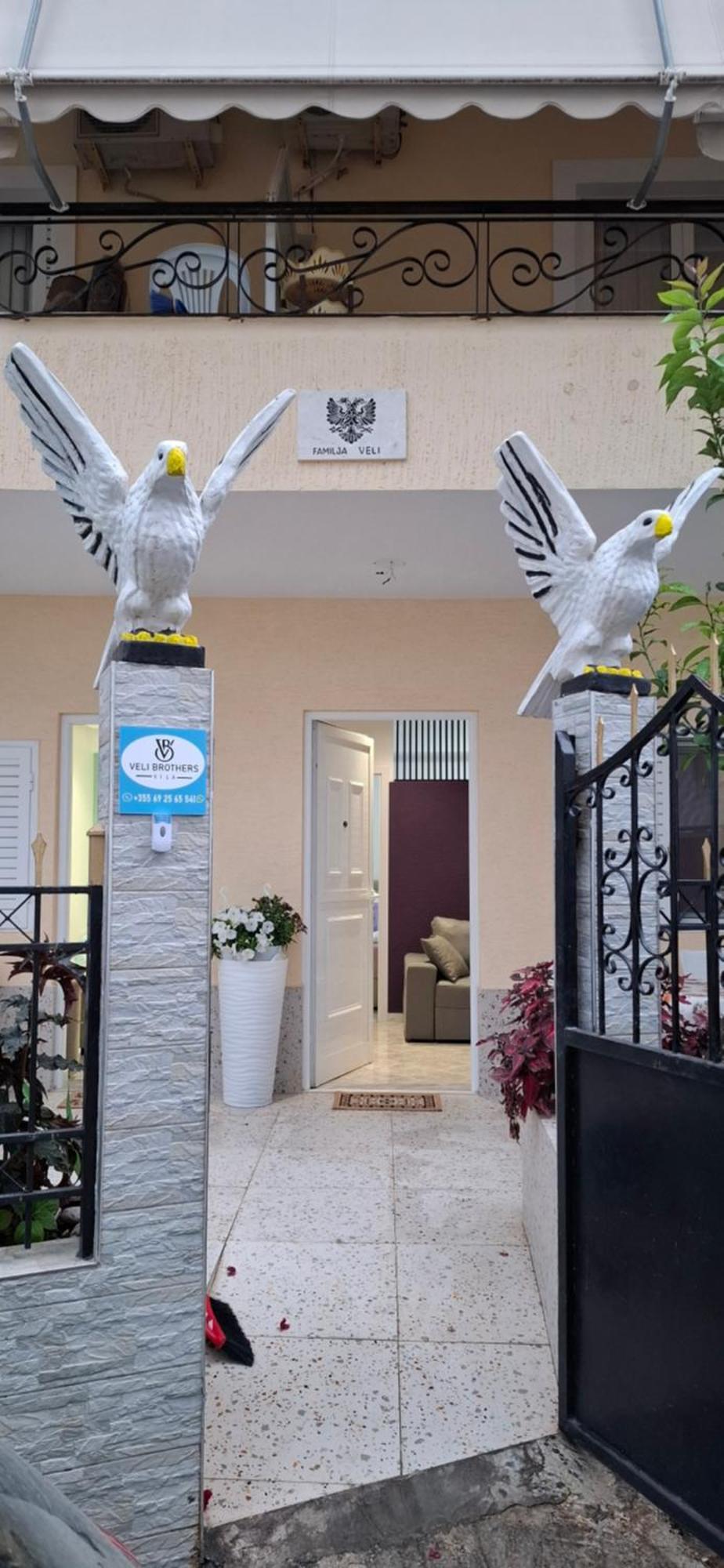 Vila Veli Brothers Sarandë Buitenkant foto